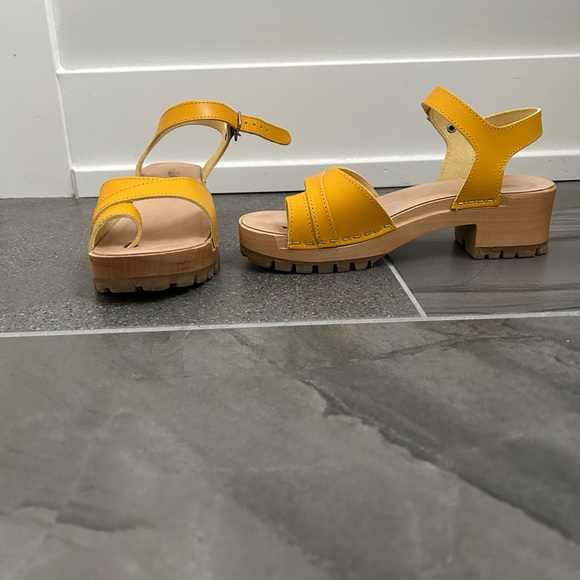 Swedish Hasbeens Leather Toe Strap Clog Sandals Womens size 36/ US 6/6.5 - Picture 1 of 5